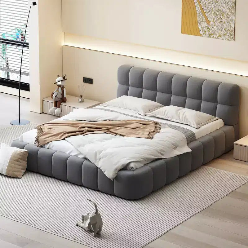 Letto a piattaforma imbottito queen size con testiera in tessuto di lino