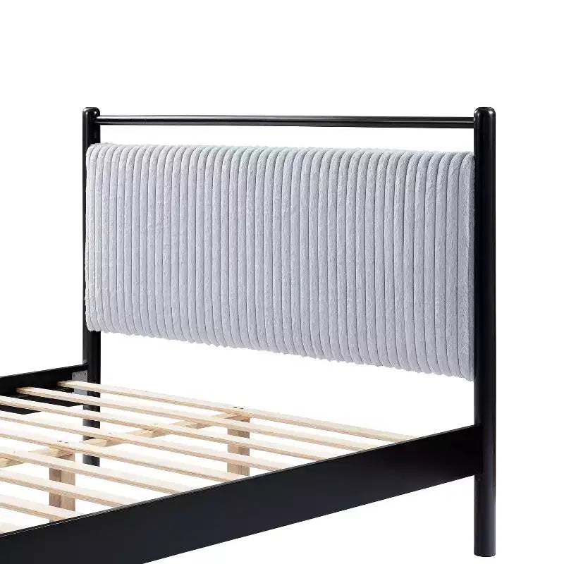 Letto a piattaforma matrimoniale/queen size con testiera imbottita, struttura nera e testiera grigia