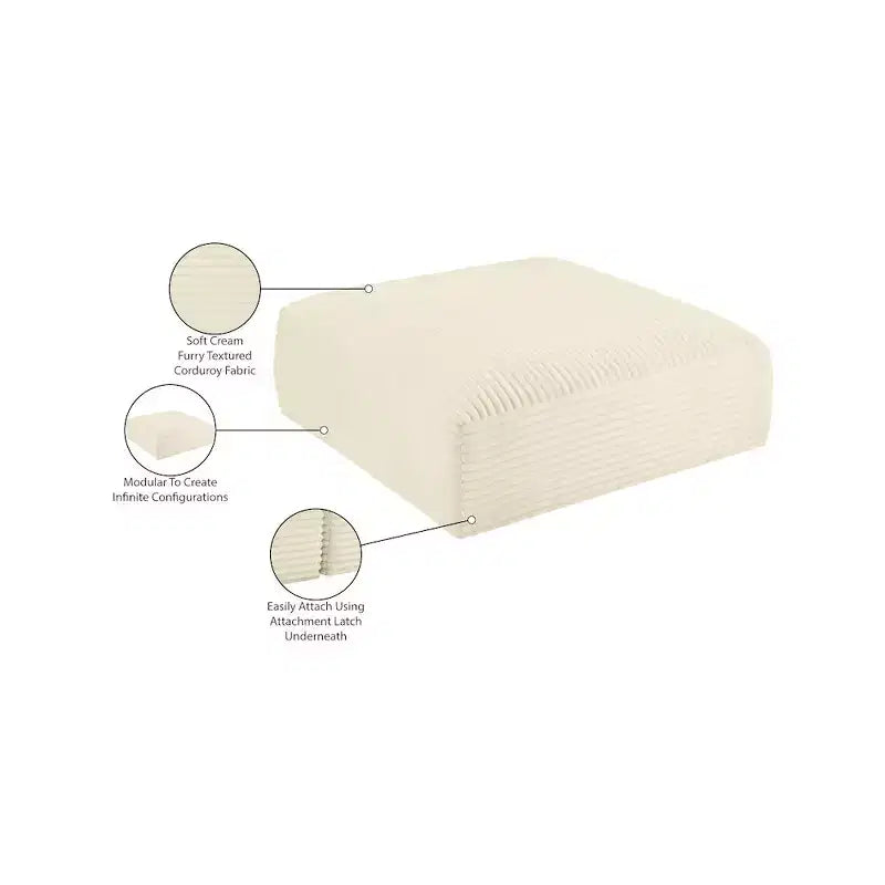 Pouf in tessuto performante a coste shaggy