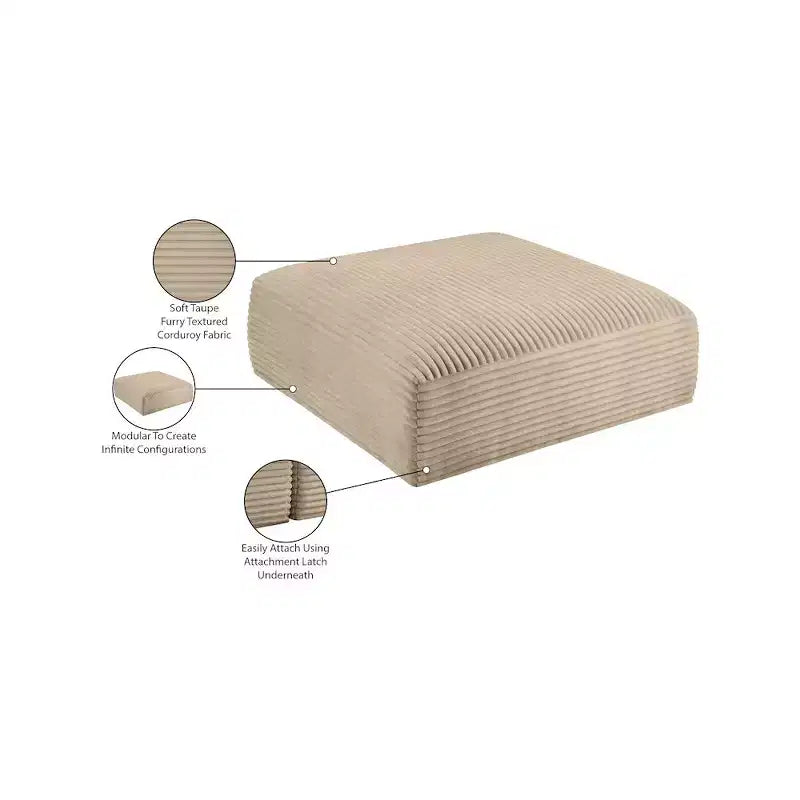 Pouf in tessuto performante a coste shaggy