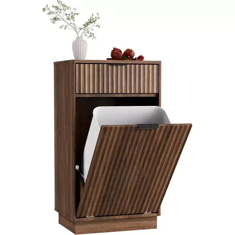 Cestino della Spazzatura Inclinabile da 10 Galloni con Cassetto Texturizzato a Onde, Noce, 34.3"H x 19"W x 13.8"D